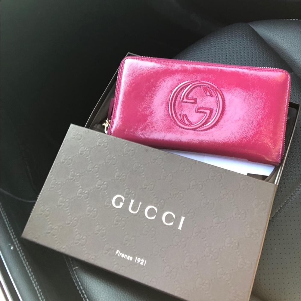 Gucci Fuchsia Patent Jumbo Wallet with Tassel
